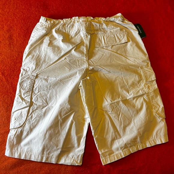 Off white cotton cargo parachute Bermuda shorts NWT - Picture 9 of 10